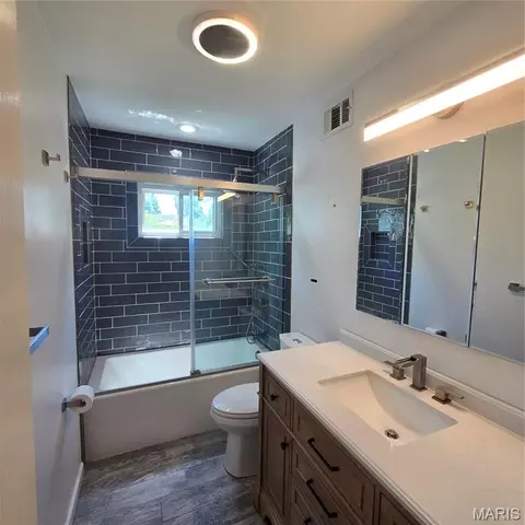 Bath - 602 Butler Dr, Eureka, MO 63025 photo 1 of 1