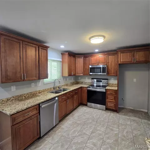 Kitchen - 602 Butler Dr, Eureka, MO 63025 photo 2 of 2