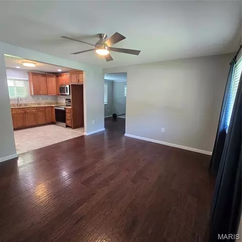 Living - 602 Butler Dr, Eureka, MO 63025 photo 3 of 3