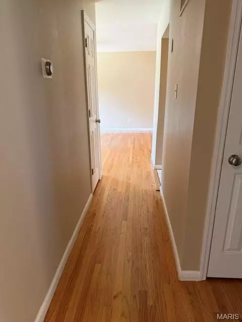Entry Way - 17 Saint Lawrence Dr, Ballwin, MO 63021 photo 2 of 7