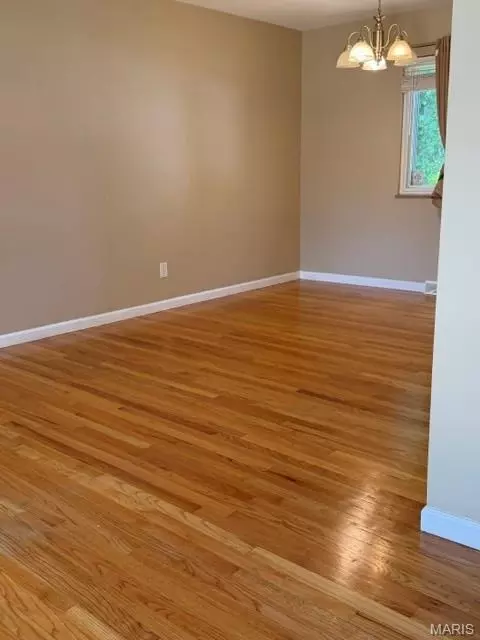 Living - 17 Saint Lawrence Dr, Ballwin, MO 63021 photo 4 of 4