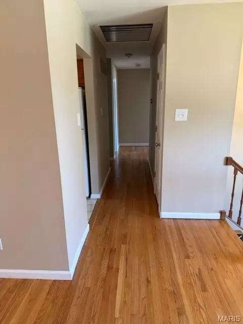 Entry Way - 17 Saint Lawrence Dr, Ballwin, MO 63021 photo 1 of 7