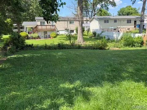 Exterior - 17 Saint Lawrence Dr, Ballwin, MO 63021 photo 10 of 21