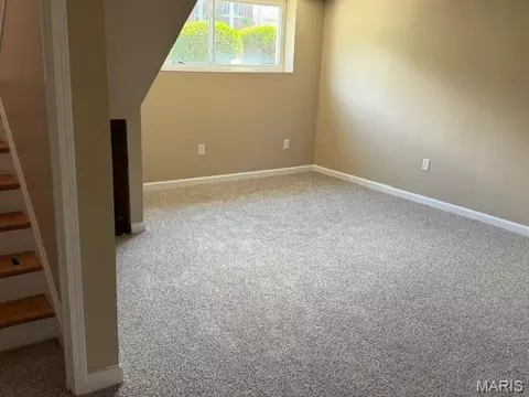 Living - 17 Saint Lawrence Dr, Ballwin, MO 63021 photo 3 of 4
