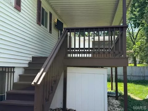Exterior - 17 Saint Lawrence Dr, Ballwin, MO 63021 photo 6 of 21