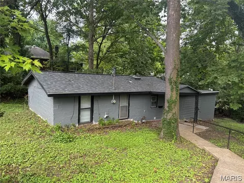 8803 Corwin Dr, Jennings, MO 63136