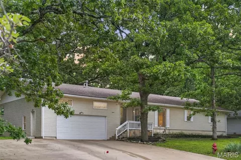 1041 Ha Ha Tonka Rd, Camdenton, MO 65020