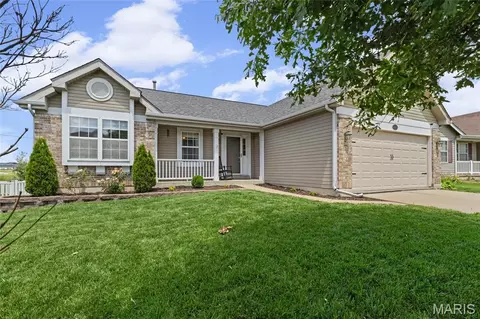 1225 Briarchase Dr, Lake Saint Louis, MO 63367