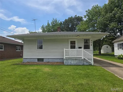 306 S 2nd St, Benld, IL 62009