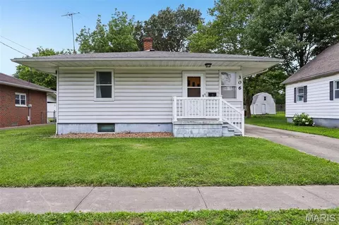 306 S 2nd St, Benld, IL 62009