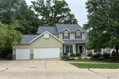 1348 Richland Meadows Dr, Ballwin, MO 63021
