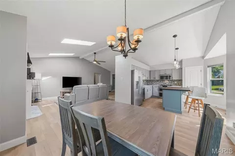 Dining - 33 Georgetown Cir, O'fallon, MO 63368 photo 2 of 2