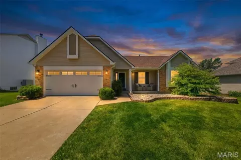 33 Georgetown Cir, O'fallon, MO 63368