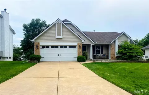 33 Georgetown Cir, O'fallon, MO 63368
