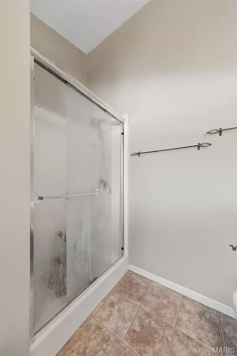 Bath - 33 Georgetown Cir, O'fallon, MO 63368 photo 2 of 3