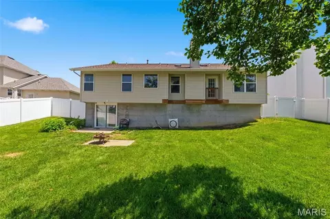 Exterior - 33 Georgetown Cir, O'fallon, MO 63368 photo 8 of 10
