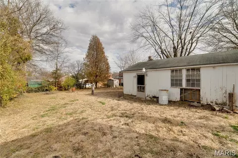 Exterior - 317 E 4th St, Washington, MO 63090 photo 2 of 2