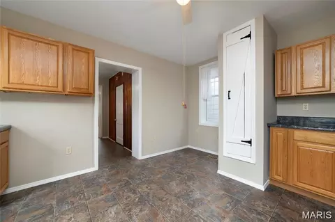 Entry Way - 317 E 4th St, Washington, MO 63090 photo 2 of 3