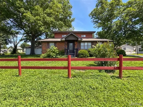 510 Highland St, New Athens, IL 62264