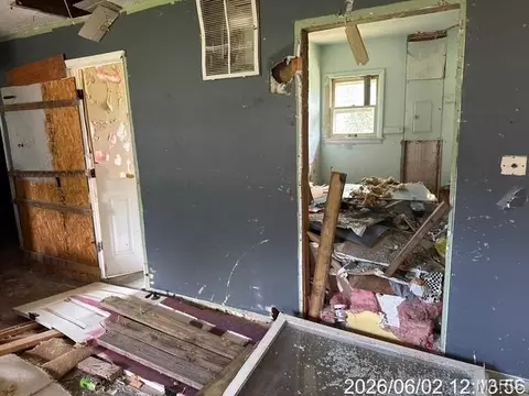 Entry Way - 206 Mueller Dr, Cuba, MO 65453 photo 3 of 5