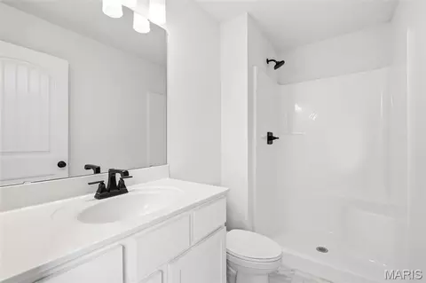 Bath - 1015 Samwise St, Wright City, MO 63390 photo 5 of 5