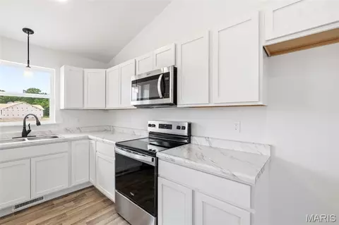 Kitchen - 1015 Samwise St, Wright City, MO 63390 photo 6 of 6