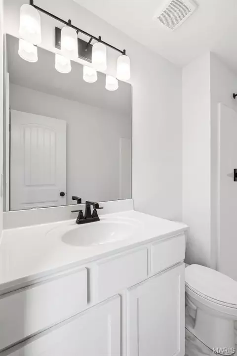 Bath - 1015 Samwise St, Wright City, MO 63390 photo 3 of 5