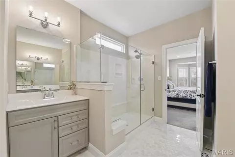 Bath - 734 Crested Point Dr, Eureka, MO 63025 photo 2 of 3