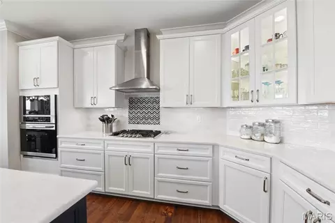 Kitchen - 734 Crested Point Dr, Eureka, MO 63025 photo 3 of 6