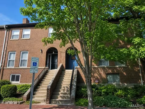 925 Morrison Ave, Saint Louis, MO 63104