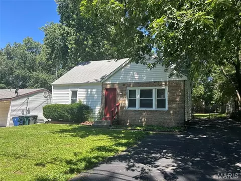 5 Cady Dr, Calverton Park, MO 63135