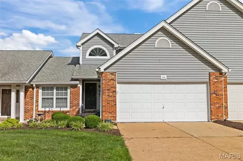 134 Holloway Rd, Ballwin, MO 63011
