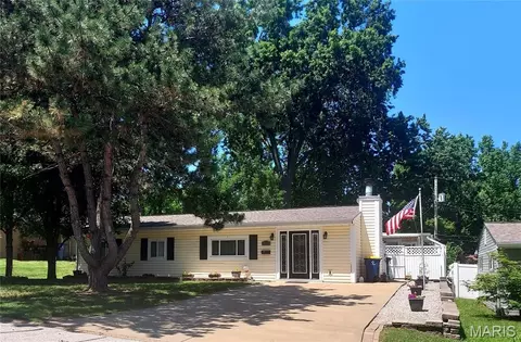 9505 Margo Ann Ln, Saint Louis, MO 63134