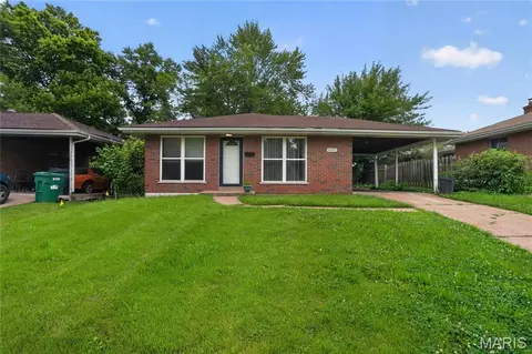 8808 Cherrywood Ln, Jennings, MO 63136