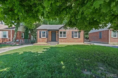 580 S New Florissant Rd, Florissant, MO 63031