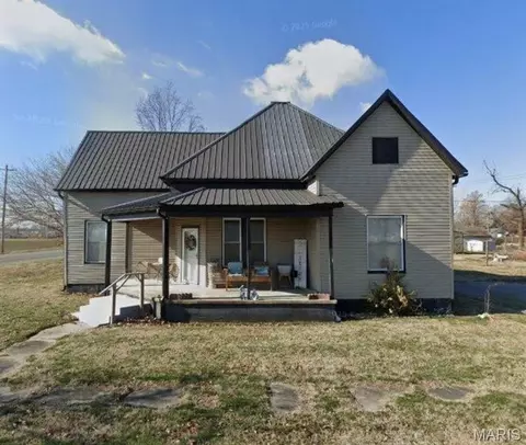 402 W Murray Ln, Sikeston, MO 63801