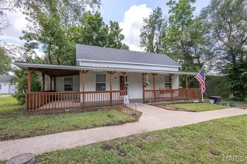 308 W 5th St, New London, MO 63459