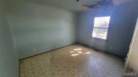Bedroom - 2120 4 Mile Rd, Washington, MO 63090 photo 2 of 3