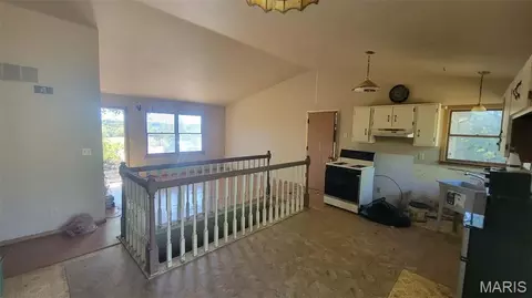 Entry Way - 2120 4 Mile Rd, Washington, MO 63090 photo 4 of 4