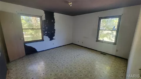 Bedroom - 2120 4 Mile Rd, Washington, MO 63090 photo 1 of 3