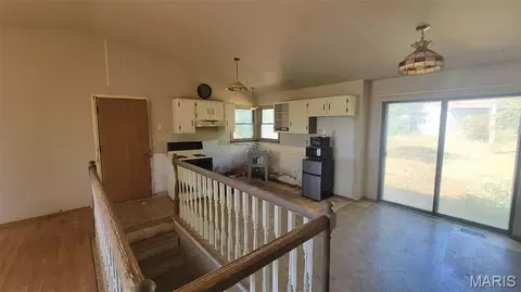 Entry Way - 2120 4 Mile Rd, Washington, MO 63090 photo 3 of 4