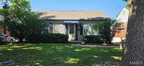 901 Fontaine Pl, Saint Louis, MO 63137