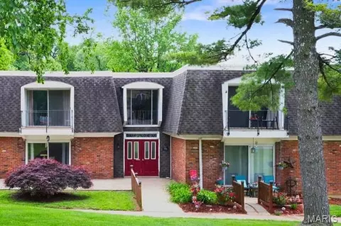 1061 Lafayette Ct #A, Collinsville, IL 62234