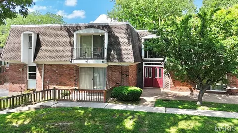 1061 Lafayette Ct #A, Collinsville, IL 62234