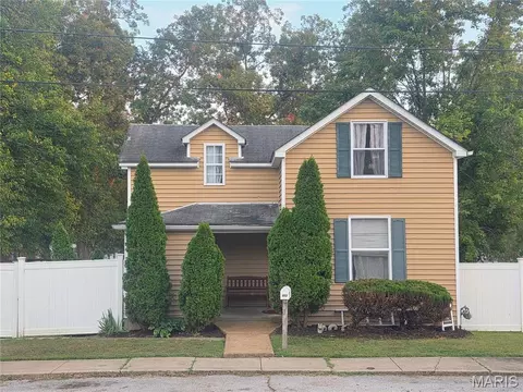 230 Roberts St, Sainte Genevieve, MO 63670