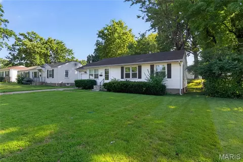 1107 Bakewell Dr, Saint Louis, MO 63137