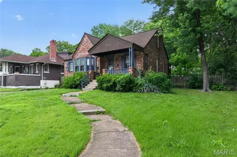 8211 Madison Ave, Saint Louis, MO 63114