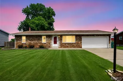 9 Paul Dr, Granite City, IL 62040
