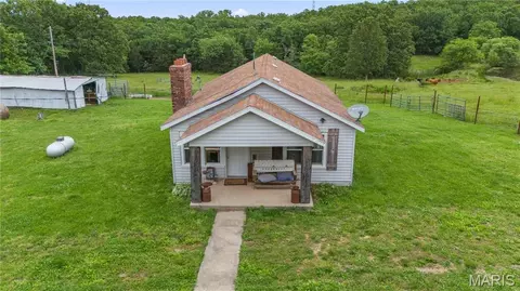 33 Alder Springs Rd, Iberia, MO 65486