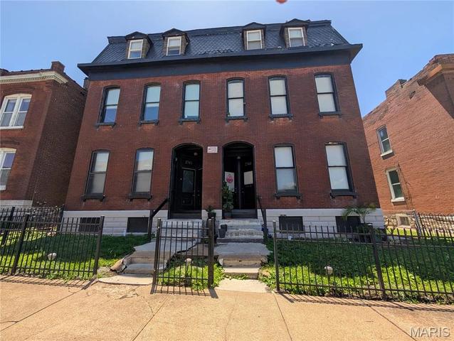 2742 Osage St, Saint Louis, MO 63118